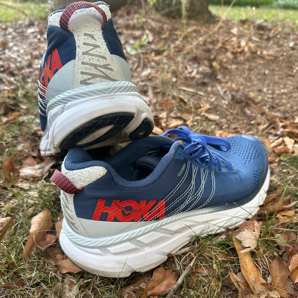 MAKE AN OFFER!! 🔥 Mens; Hoka Size 12 M Clifton 6; Used ; good condition